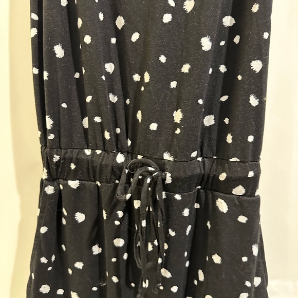 Black and white flowy jumpsuit- size small. Has pockets. - Picture 4 of 5